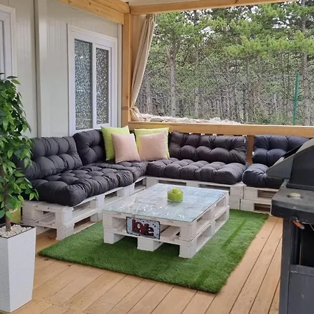 Charming 2-bed House In Croatia *